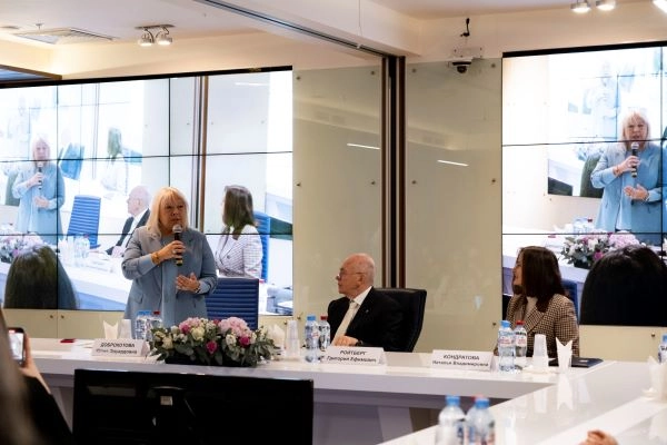 Слева направо Доброхотова Ю.Э., Ройтберг Г.Е., Кондратова Н.В. Слева направо Доброхотова Ю.Э., Ройтберг Г.Е., Кондратова Н.В.