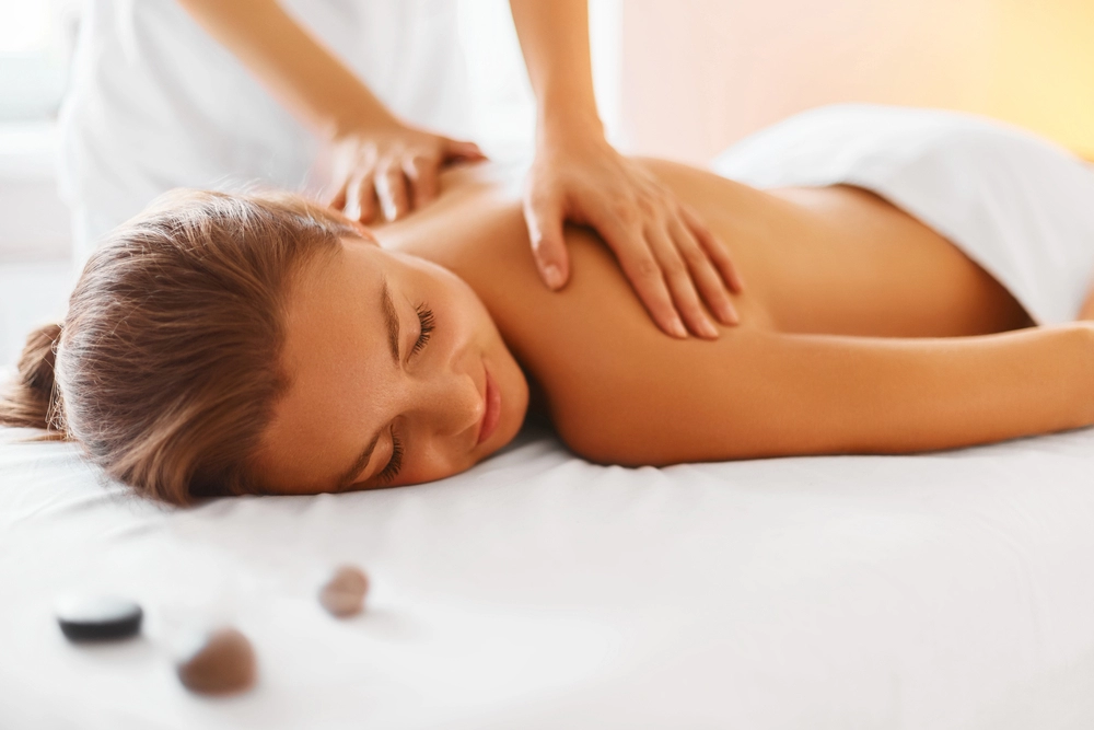 Абонемент на 10 процедур классического массажа спины и поясницы